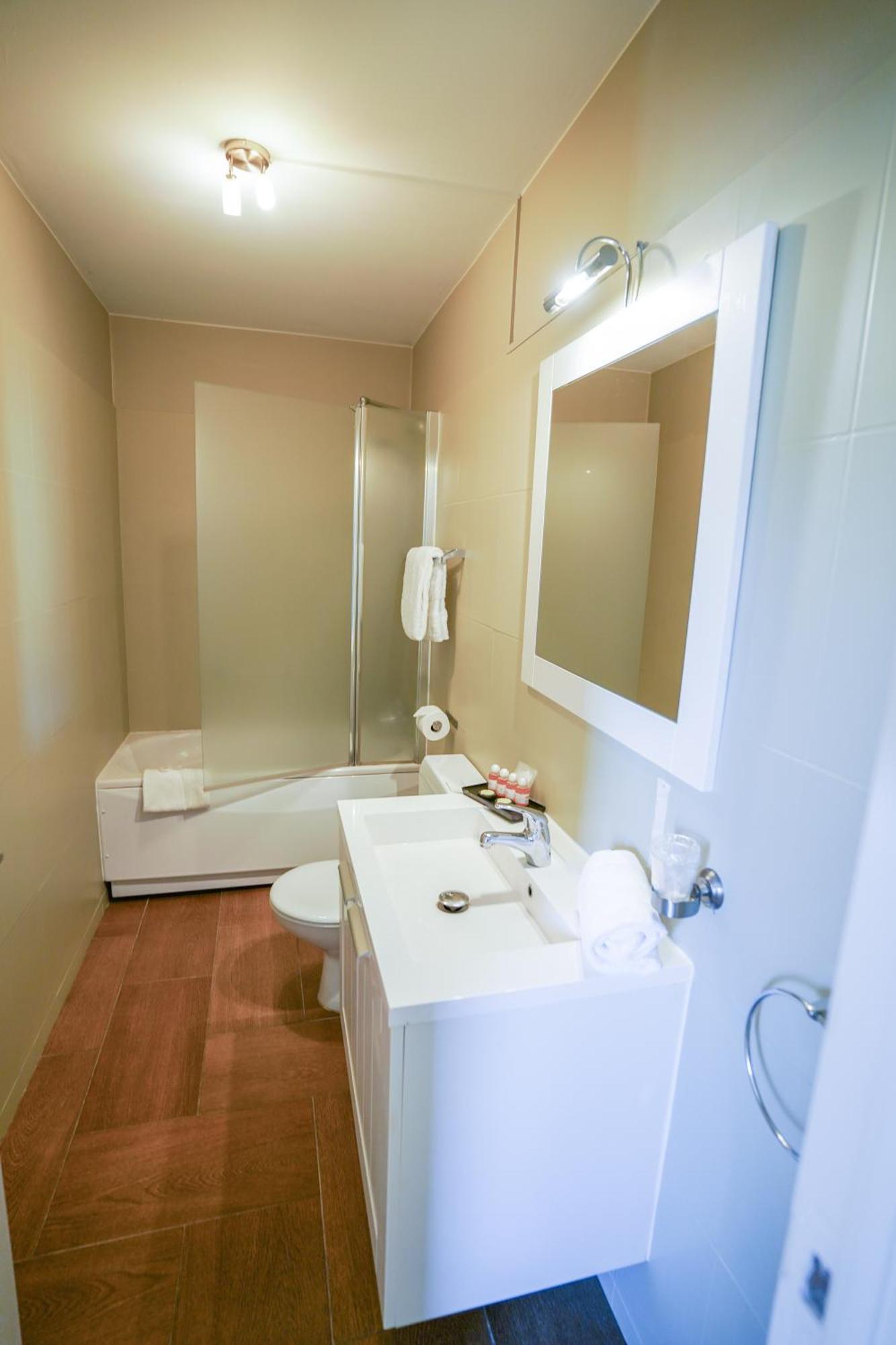 Hotel Au Comte De Mercy Oupeye Room photo
